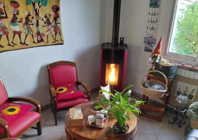 Poêle à granulés Le Bouscat, installation d&rsquo;un MCZ Ego 8 kW finition bordeaux